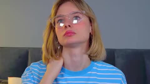 Snapshot of merlinmeyer chatting on 03/17/26, 06:33 Merlin online show from 03/17/26, 06:33