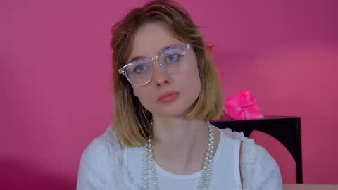 Snapshot of merlinmeyer chatting on 03/22/26, 06:33 Merlin online show from 03/22/26, 06:33