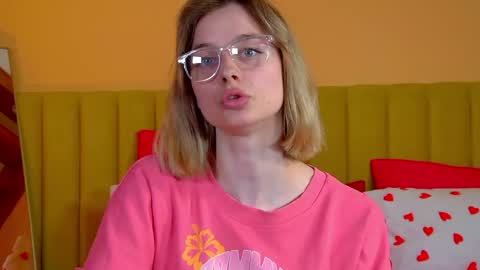 Snapshot of merlinmeyer chatting on 04/14/26, 06:36 Merlin online show from 04/14/26, 06:36