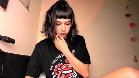 Snapshot of merlynn_ chatting on 12/17/24, 08:56 Diane 3 online show from 12/17/24, 08:56