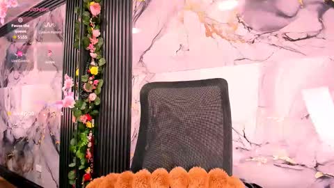 Snapshot of merlynn_ chatting on 10/14/25, 04:35 Diane 3 online show from 10/14/25, 04:35