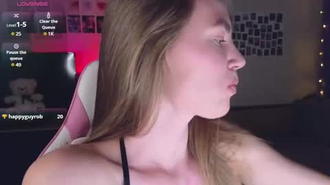 Snapshot of merry_dancers_ chatting on 01/17/25, 06:02 Susan online show from 01/17/25, 06:02