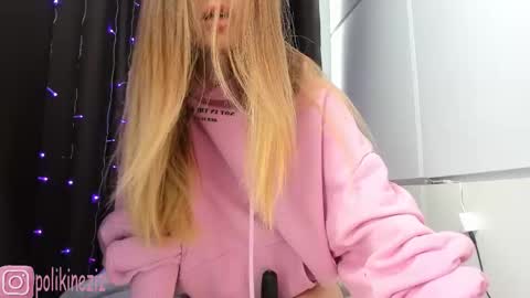 Snapshot of merryl_clark chatting on 03/07/26, 08:11 Sara online show from 03/07/26, 08:11