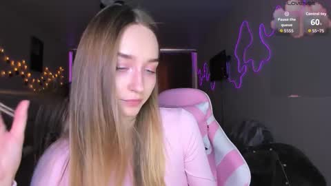 Snapshot of merryl_clark chatting on 03/16/26, 12:20 Sara online show from 03/16/26, 12:20