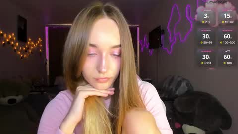 Snapshot of merryl_clark chatting on 03/22/26, 12:08 Sara online show from 03/22/26, 12:08