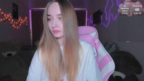 Snapshot of merryl_clark chatting on 03/24/26, 01:16 Sara online show from 03/24/26, 01:16