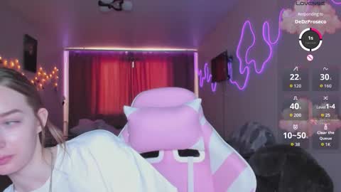 Snapshot of merryl_clark chatting on 03/25/26, 11:27 Sara online show from 03/25/26, 11:27