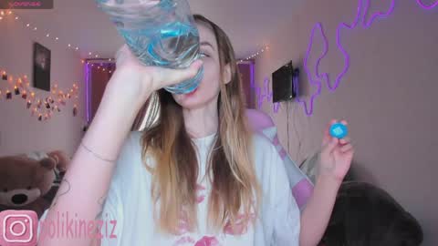 Snapshot of merryl_clark chatting on 04/02/26, 02:26 Sara online show from 04/02/26, 02:26