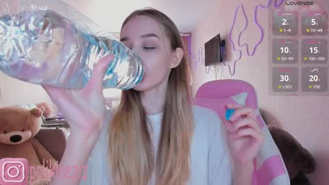 Snapshot of merryl_clark chatting on 04/03/26, 10:57 Sara online show from 04/03/26, 10:57