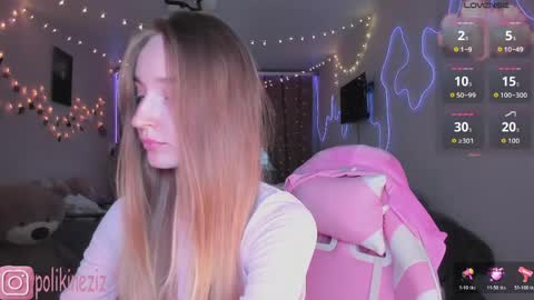 Snapshot of merryl_clark chatting on 04/15/26, 04:25 Sara online show from 04/15/26, 04:25