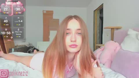 Snapshot of merryl_clark chatting on 06/04/26, 12:44 Sara online show from 06/04/26, 12:44