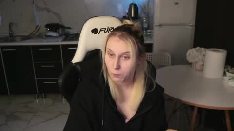 Snapshot of mertyxxx chatting on 04/12/26, 09:09 Merty online show from 04/12/26, 09:09