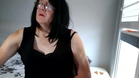 Snapshot of mery3881 chatting on 11/30/25, 12:20 mery3881 online show from 11/30/25, 12:20