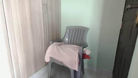 Snapshot of messyluna chatting on 04/06/26, 09:05 meggy and bree online show from 04/06/26, 09:05