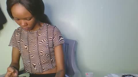Snapshot of messyluna chatting on 04/27/26, 12:03 meggy and bree online show from 04/27/26, 12:03