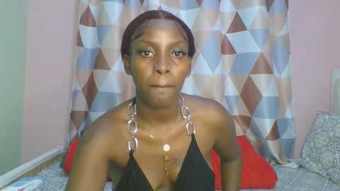 Snapshot of messyluna chatting on 05/16/26, 05:34 meggy and bree online show from 05/16/26, 05:34