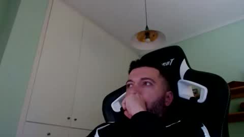 Snapshot of metalic18 chatting on 10/03/25, 05:48 FunnyTimeHere online show from 10/03/25, 05:48