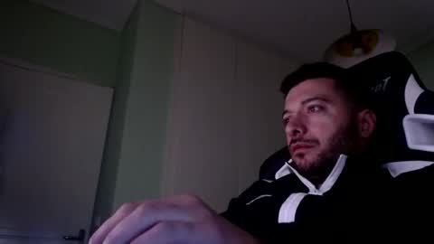 Snapshot of metalic18 chatting on 10/05/25, 05:39 FunnyTimeHere online show from 10/05/25, 05:39