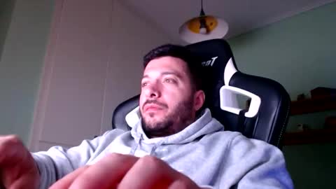 Snapshot of metalic18 chatting on 10/12/25, 06:07 FunnyTimeHere online show from 10/12/25, 06:07