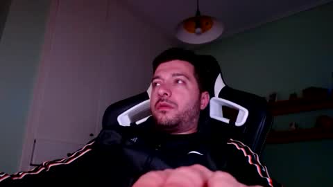 Snapshot of metalic18 chatting on 10/19/25, 02:50 FunnyTimeHere online show from 10/19/25, 02:50