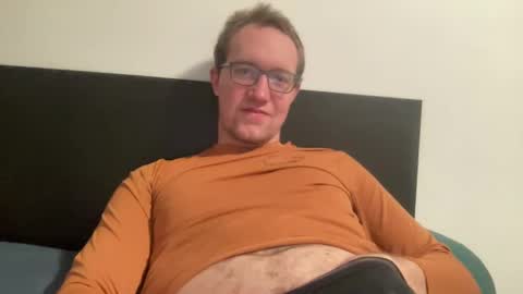 Snapshot of metallica92786 chatting on 02/09/25, 03:32 metallica92786 online show from 02/09/25, 03:32