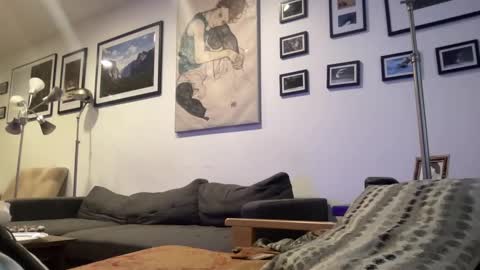 Snapshot of metallica92786 chatting on 10/28/25, 07:49 metallica92786 online show from 10/28/25, 07:49