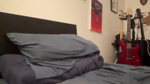 Snapshot of metallica92786 chatting on 12/05/25, 04:10 metallica92786 online show from 12/05/25, 04:10