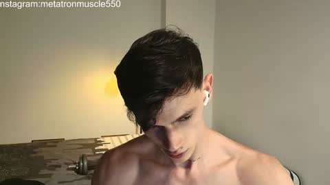 Snapshot of metatron_muscle chatting on 01/24/25, 03:43 Dany online show from 01/24/25, 03:43