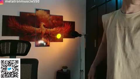 Snapshot of metatron_muscle chatting on 09/28/25, 02:06 Dany online show from 09/28/25, 02:06