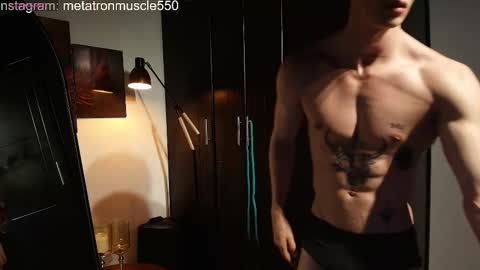 Snapshot of metatron_muscle chatting on 05/01/26, 05:12 Dany online show from 05/01/26, 05:12