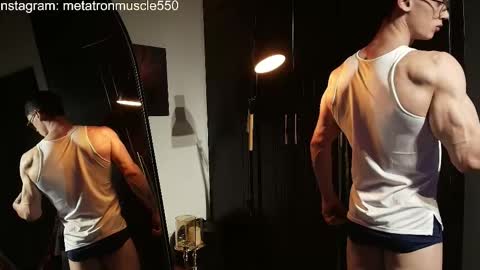 Snapshot of metatron_muscle chatting on 05/02/26, 02:16 Dany online show from 05/02/26, 02:16