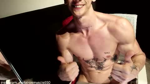 Snapshot of metatron_muscle chatting on 08/02/26, 01:04 Dany online show from 08/02/26, 01:04