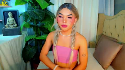 Snapshot of metawinathan chatting on 10/06/25, 01:41 myka online show from 10/06/25, 01:41