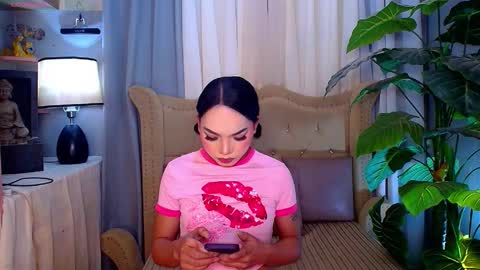 Snapshot of metawinathan chatting on 12/17/25, 03:34 myka online show from 12/17/25, 03:34