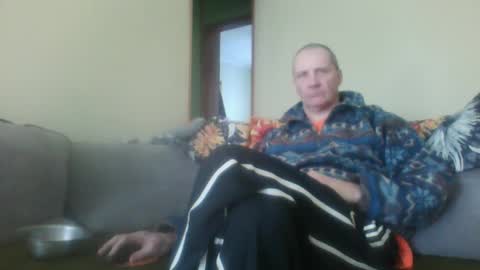 Snapshot of metcas chatting on 02/16/25, 11:38 metcas online show from 02/16/25, 11:38