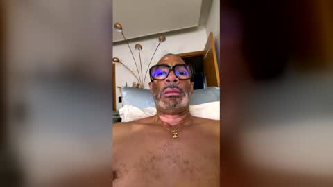 Snapshot of metis23x5cm chatting on 04/22/26, 12:13 Metis23cm online show from 04/22/26, 12:13