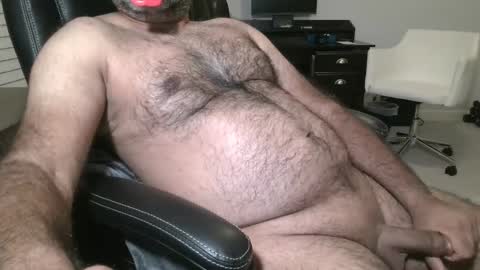 Snapshot of metter26 chatting on 10/09/25, 12:30 atx guy online show from 10/09/25, 12:30