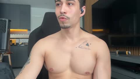 Snapshot of mettew22cm chatting on 07/07/26, 05:28 mettew22cm online show from 07/07/26, 05:28