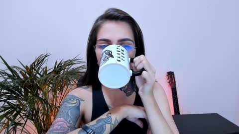 Snapshot of meurief chatting on 01/26/25, 10:23 Meurif online show from 01/26/25, 10:23