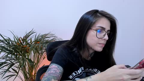 Snapshot of meurief chatting on 02/04/25, 05:55 Meurif online show from 02/04/25, 05:55