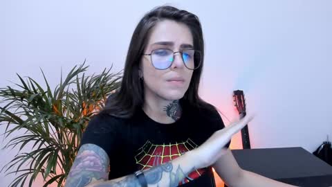 Snapshot of meurief chatting on 02/07/25, 02:04 Meurif online show from 02/07/25, 02:04