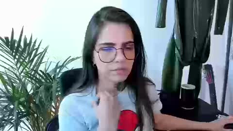 Snapshot of meurief chatting on 09/15/25, 01:44 Meurif online show from 09/15/25, 01:44