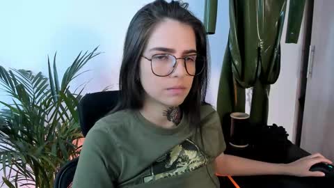 Snapshot of meurief chatting on 10/09/25, 12:03 Meurif online show from 10/09/25, 12:03