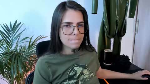 Snapshot of meurief chatting on 10/10/25, 02:49 Meurif online show from 10/10/25, 02:49