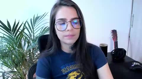 Snapshot of meurief chatting on 10/16/25, 01:12 Meurif online show from 10/16/25, 01:12