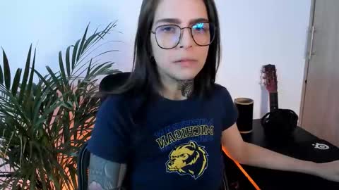 Snapshot of meurief chatting on 10/17/25, 02:48 Meurif online show from 10/17/25, 02:48