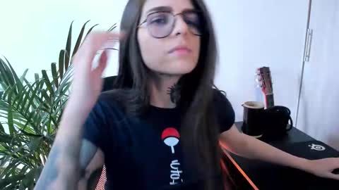 Snapshot of meurief chatting on 10/20/25, 04:40 Meurif online show from 10/20/25, 04:40