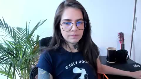 Snapshot of meurief chatting on 10/22/25, 02:39 Meurif online show from 10/22/25, 02:39