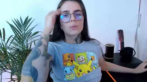 Snapshot of meurief chatting on 10/28/25, 02:20 Meurif online show from 10/28/25, 02:20