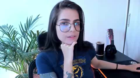 Snapshot of meurief chatting on 10/31/25, 03:13 Meurif online show from 10/31/25, 03:13